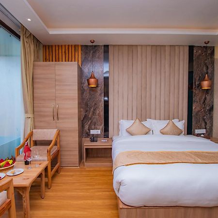 Temple Himalaya Hotel & Spa Pokhara Eksteriør bilde