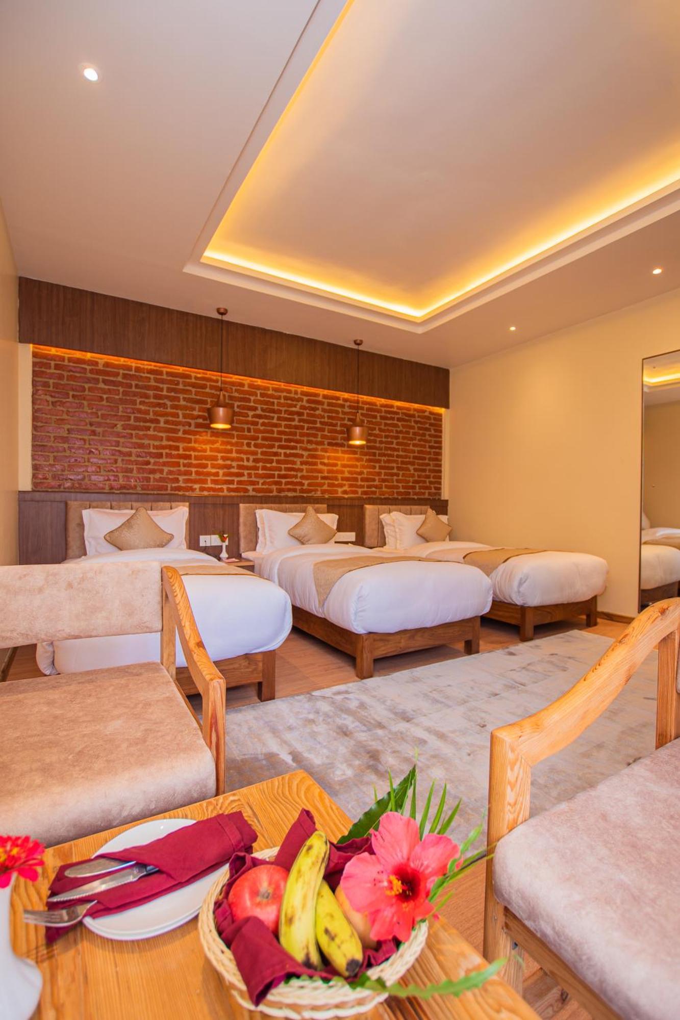 Temple Himalaya Hotel & Spa Pokhara Eksteriør bilde
