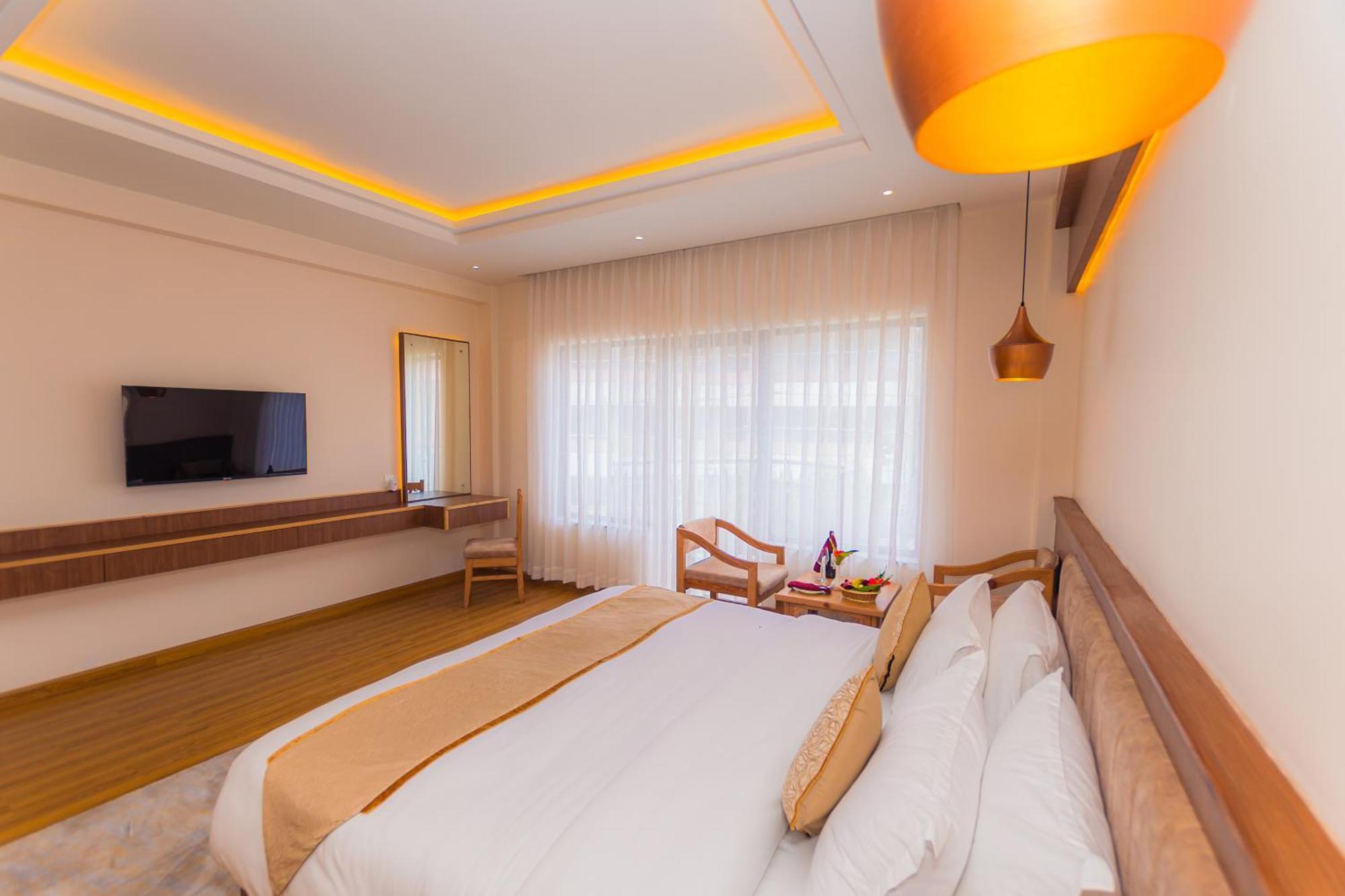 Temple Himalaya Hotel & Spa Pokhara Eksteriør bilde
