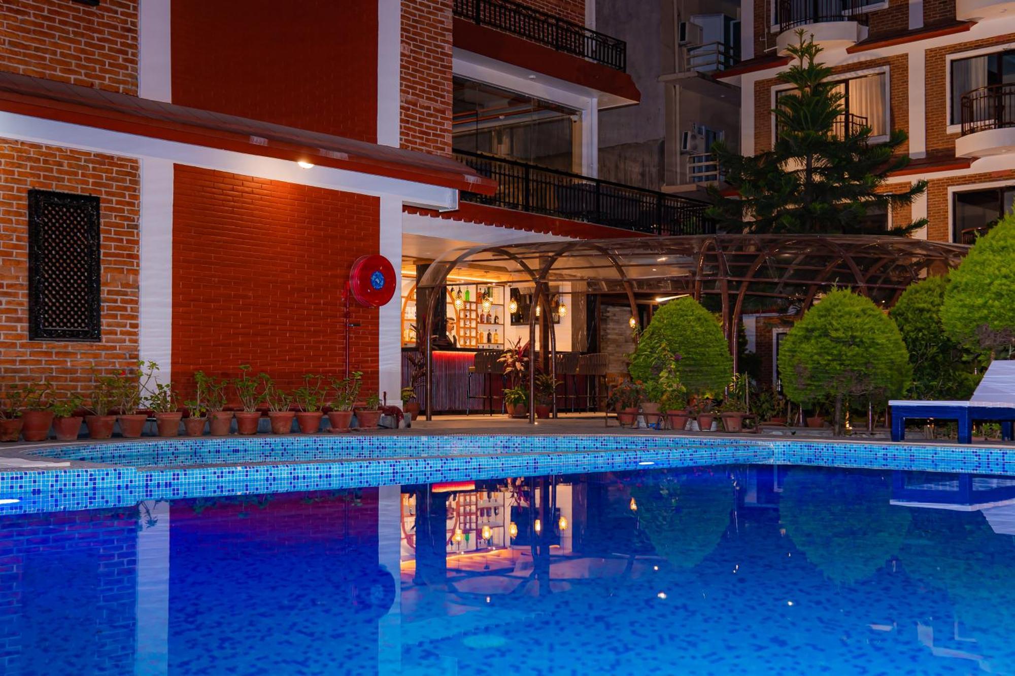 Temple Himalaya Hotel & Spa Pokhara Eksteriør bilde