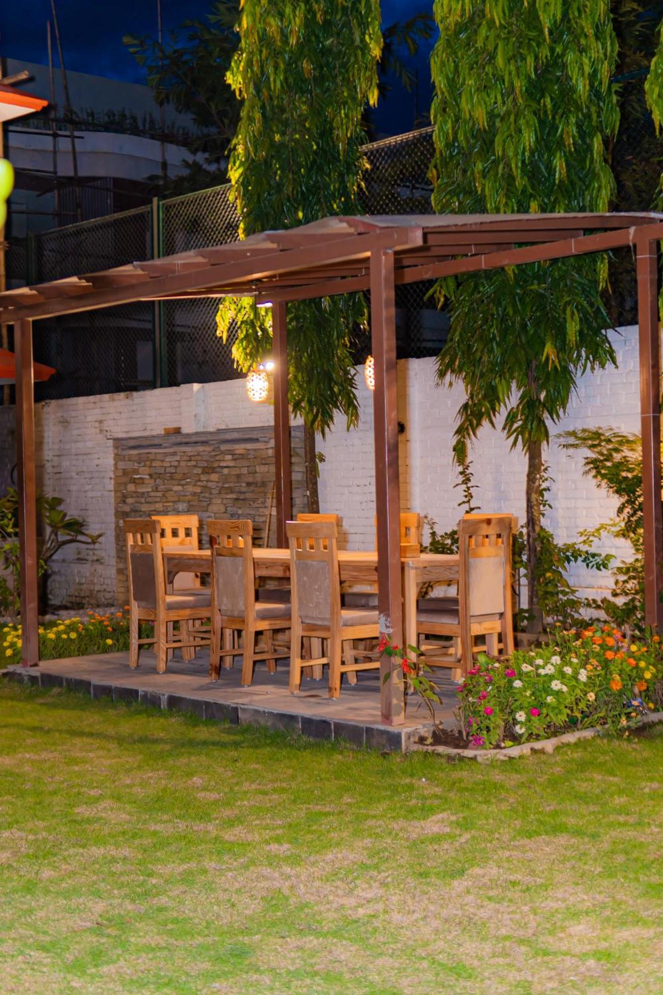 Temple Himalaya Hotel & Spa Pokhara Eksteriør bilde