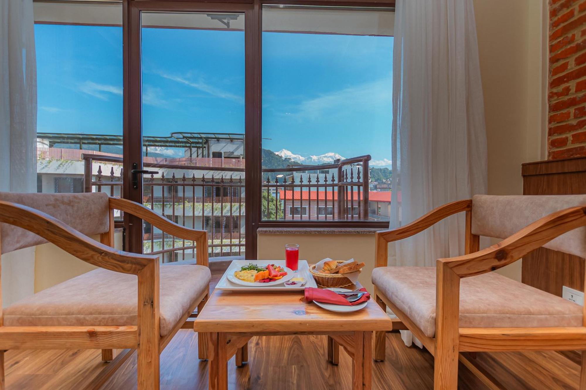 Temple Himalaya Hotel & Spa Pokhara Eksteriør bilde