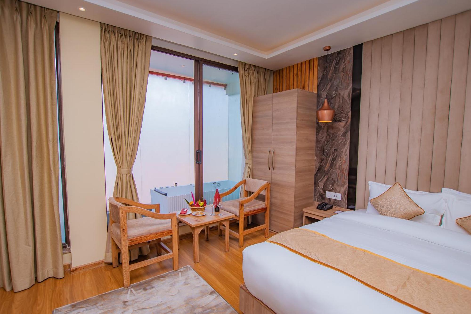 Temple Himalaya Hotel & Spa Pokhara Eksteriør bilde