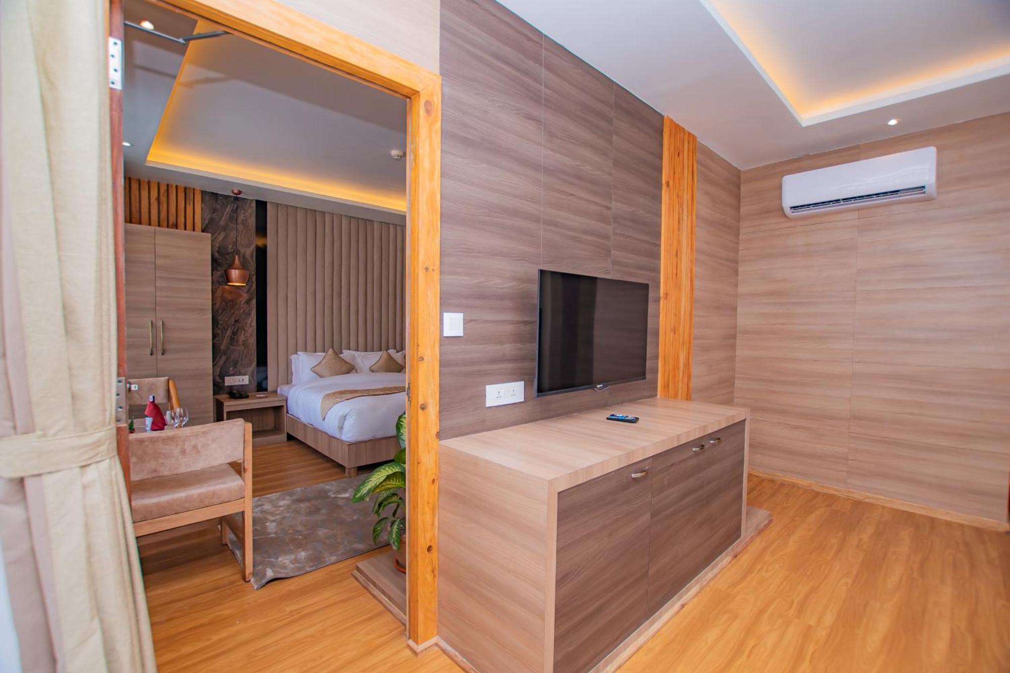Temple Himalaya Hotel & Spa Pokhara Eksteriør bilde
