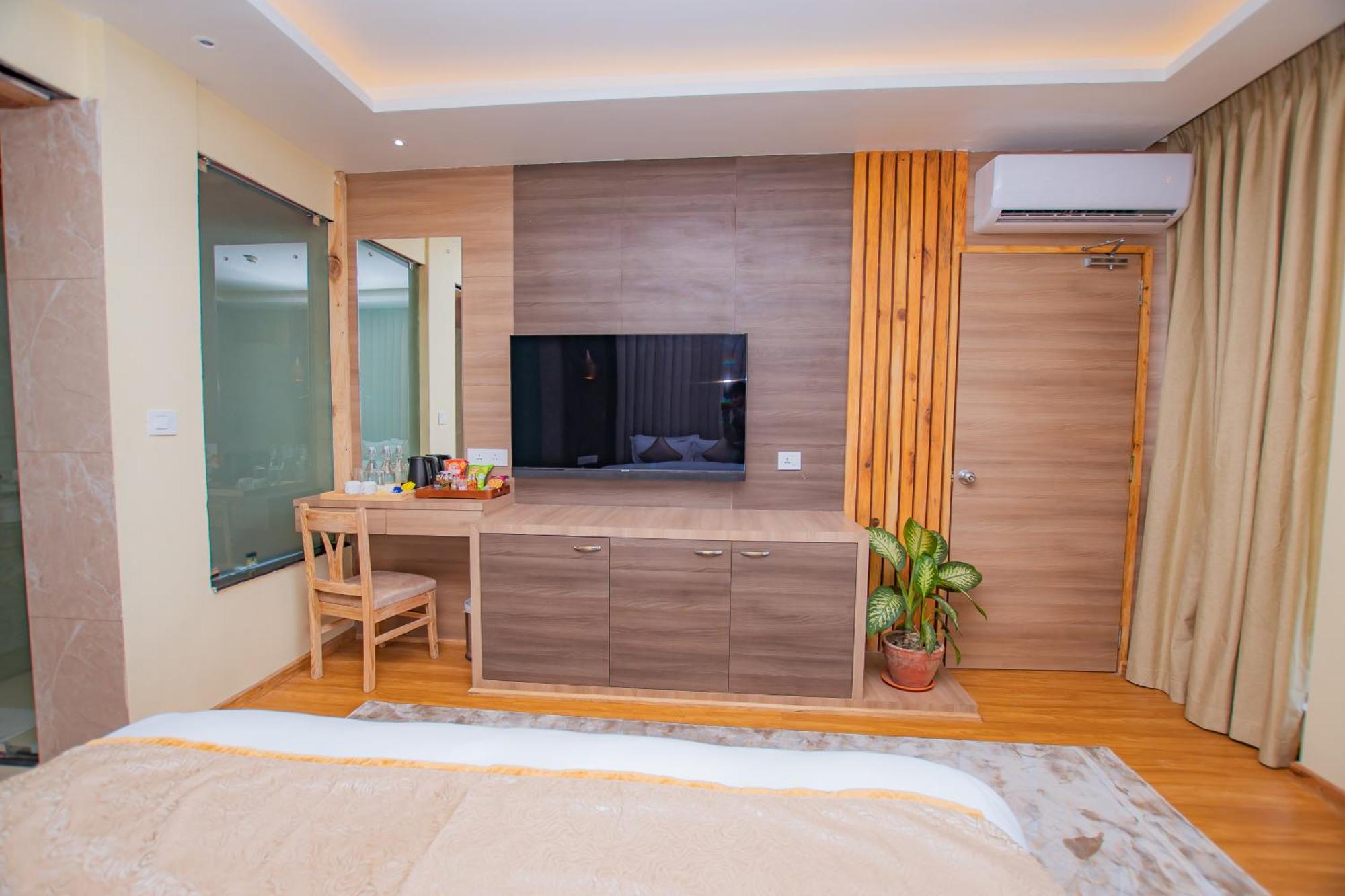 Temple Himalaya Hotel & Spa Pokhara Eksteriør bilde