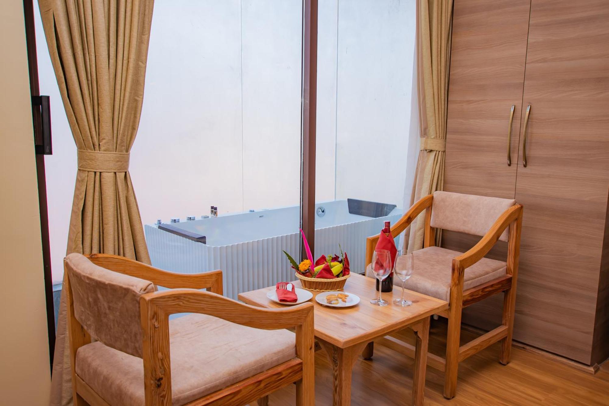Temple Himalaya Hotel & Spa Pokhara Eksteriør bilde