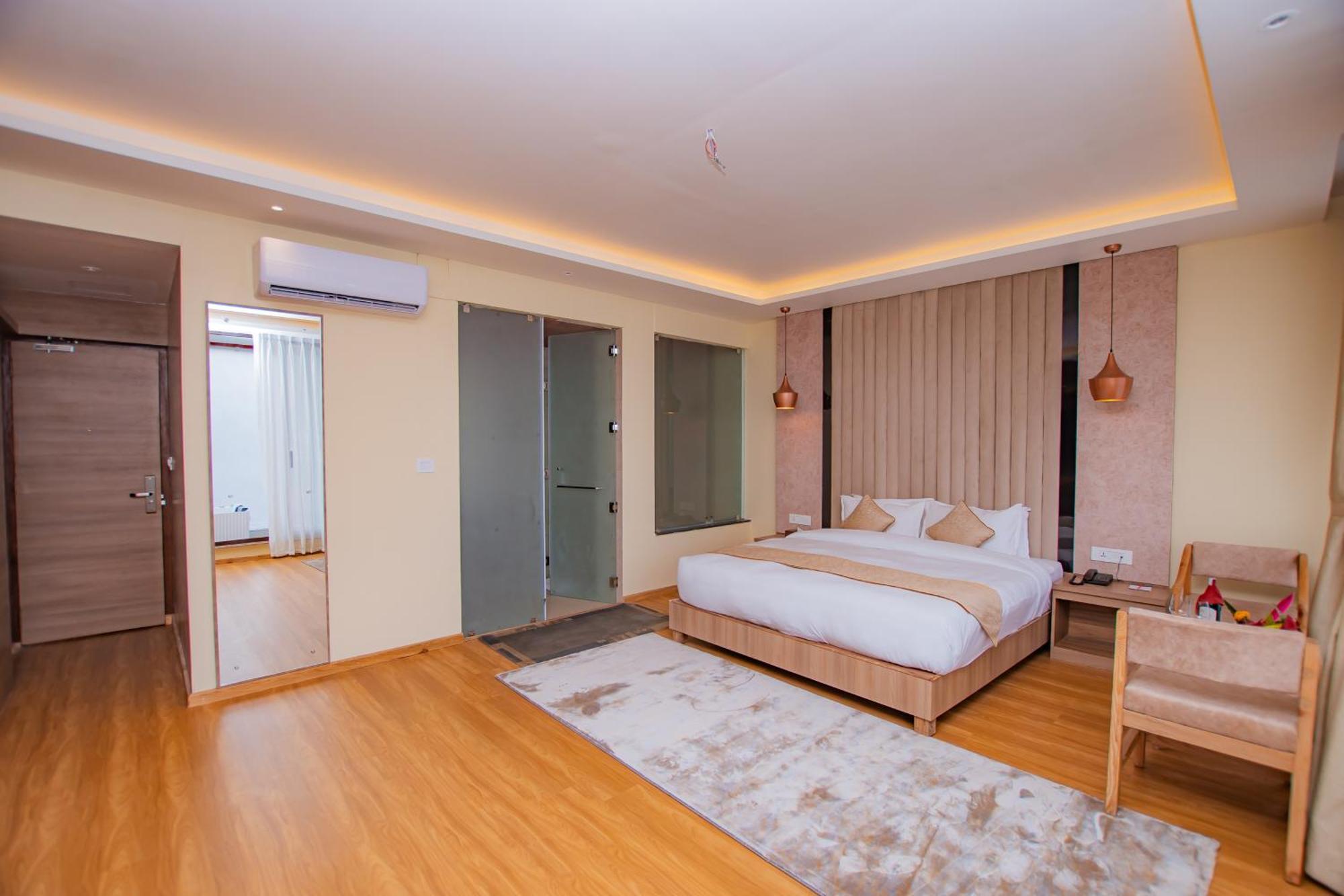 Temple Himalaya Hotel & Spa Pokhara Eksteriør bilde