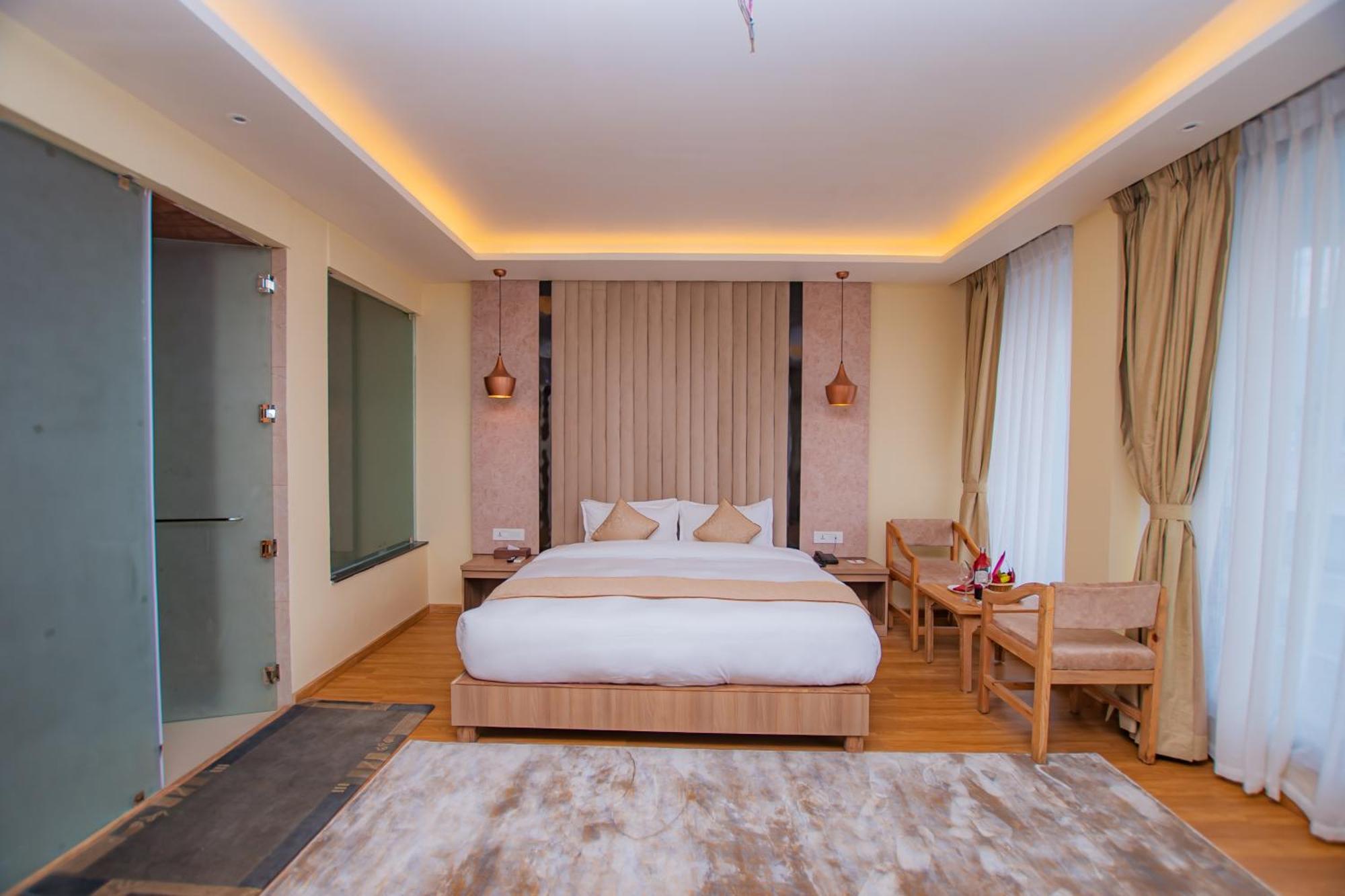 Temple Himalaya Hotel & Spa Pokhara Eksteriør bilde