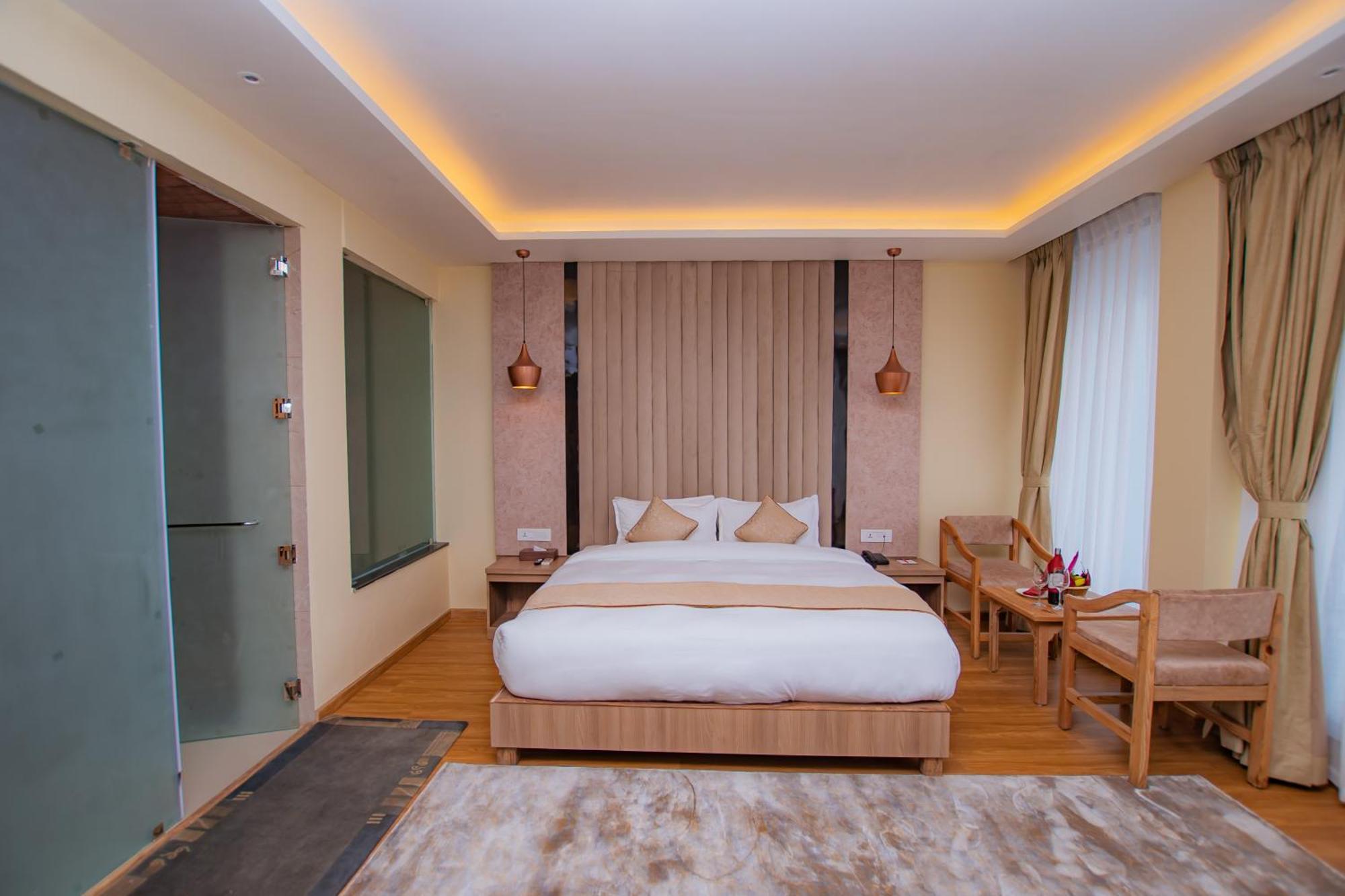 Temple Himalaya Hotel & Spa Pokhara Eksteriør bilde