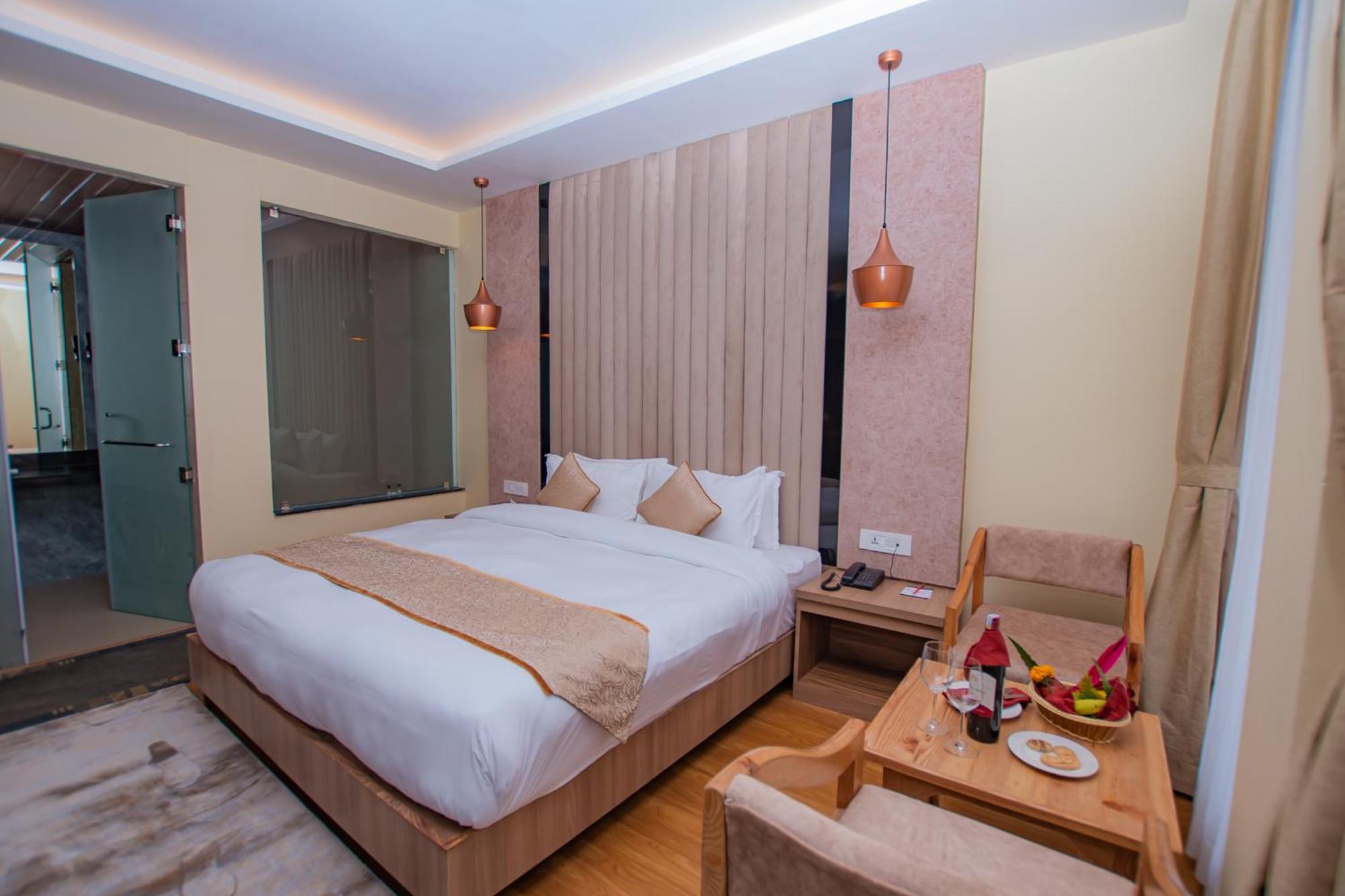 Temple Himalaya Hotel & Spa Pokhara Eksteriør bilde