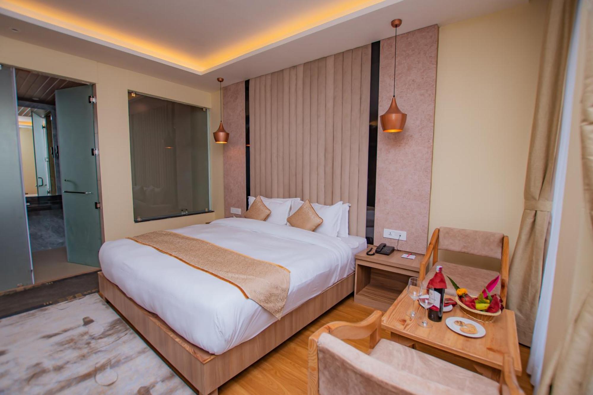 Temple Himalaya Hotel & Spa Pokhara Eksteriør bilde
