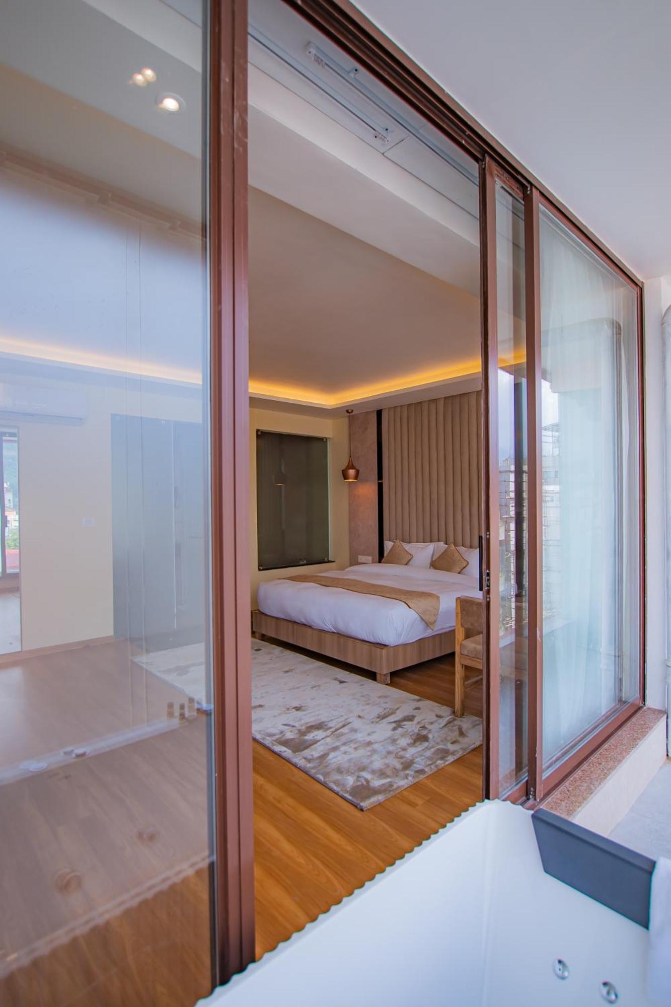 Temple Himalaya Hotel & Spa Pokhara Eksteriør bilde